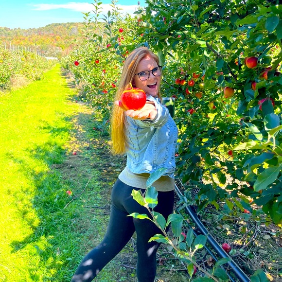 Meet your Posher, Hannah - Picture 1 of 1